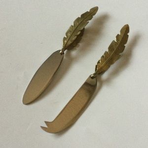 MICHAEL ARAM SET OF 2 FEATHER HANDLED CHEESE KNIVES NWT
